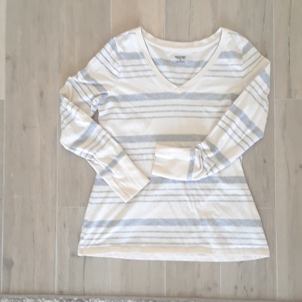Long sleeve gray and cream